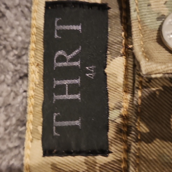 THRT Camouflage Cargo Pants with Orange Accent - Picture 4 of 9